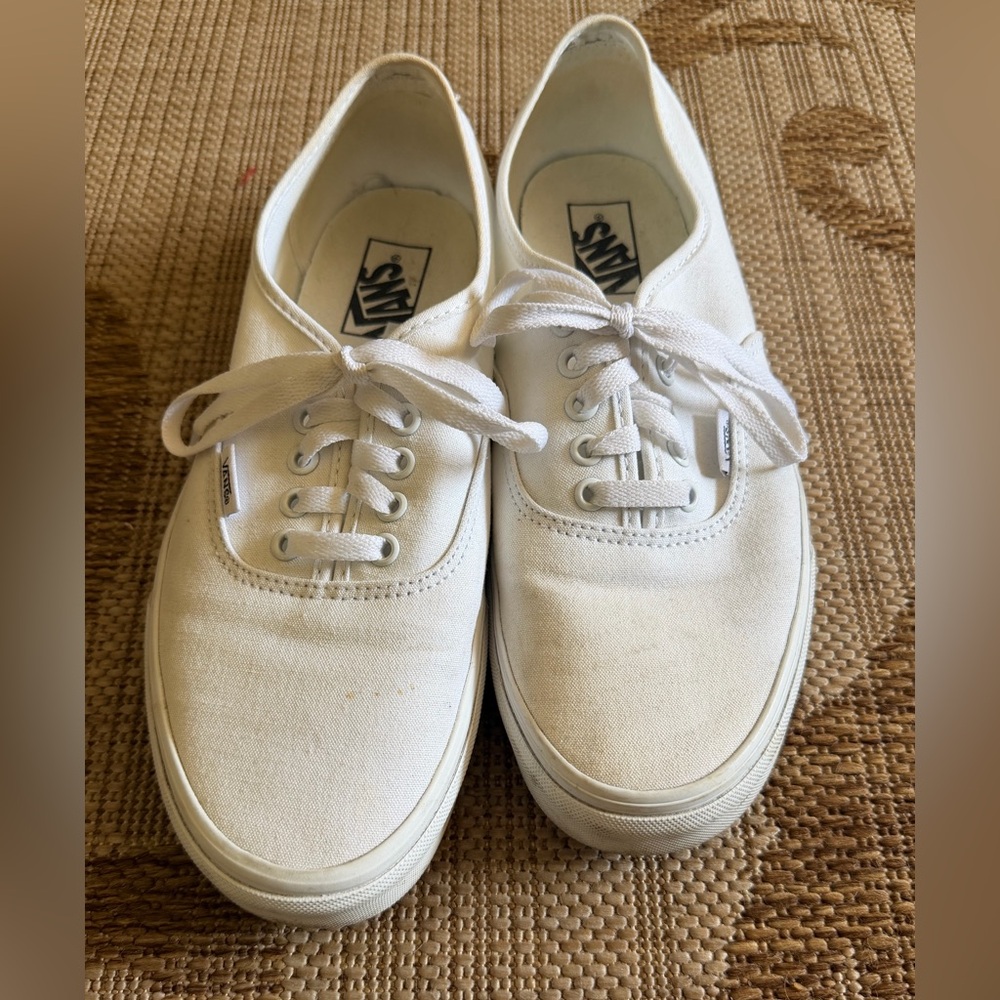 VANS White Low-Top Canvas Sneakers, Classic and comfy! Men’s size 10 - Picture 3 of 8